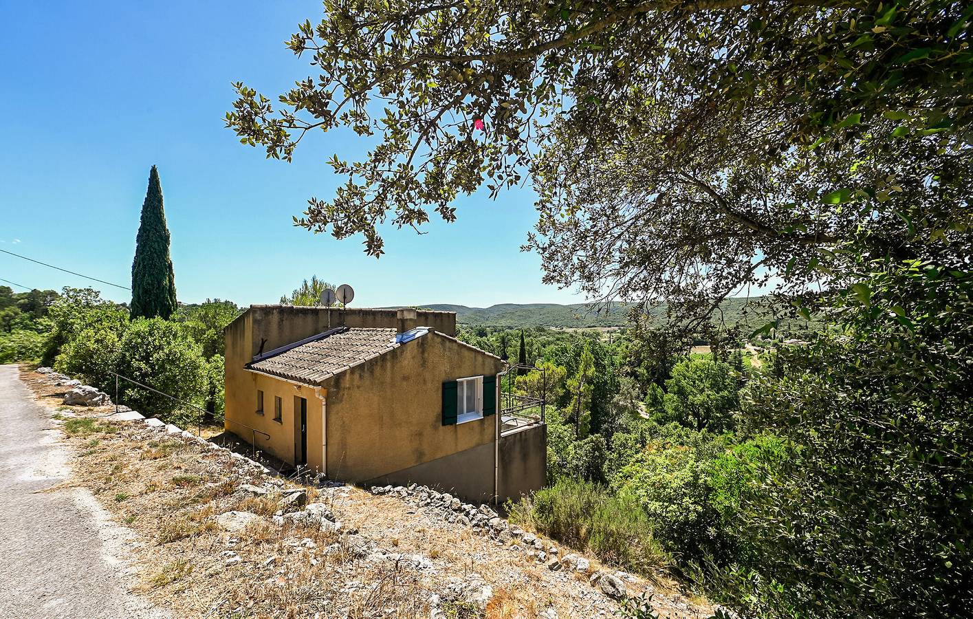 Gemütliches Apartment am Strand mit Annehmlichkeiten in Saint-André-de-Roquepertuis, Nimes und Umgebung