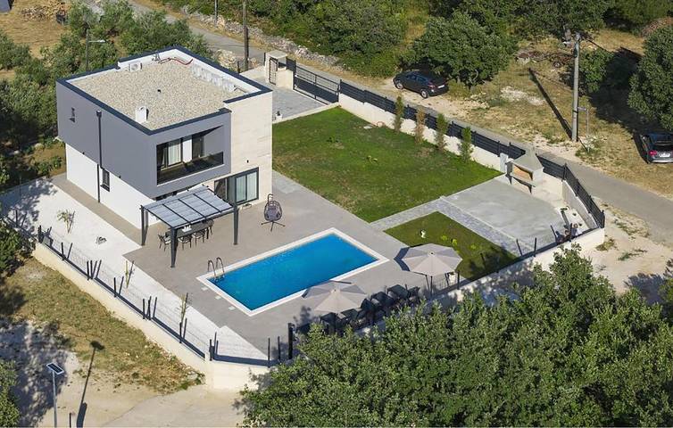 Ferienhaus für 6 Personen, mit Pool und Garten sowie Terrasse