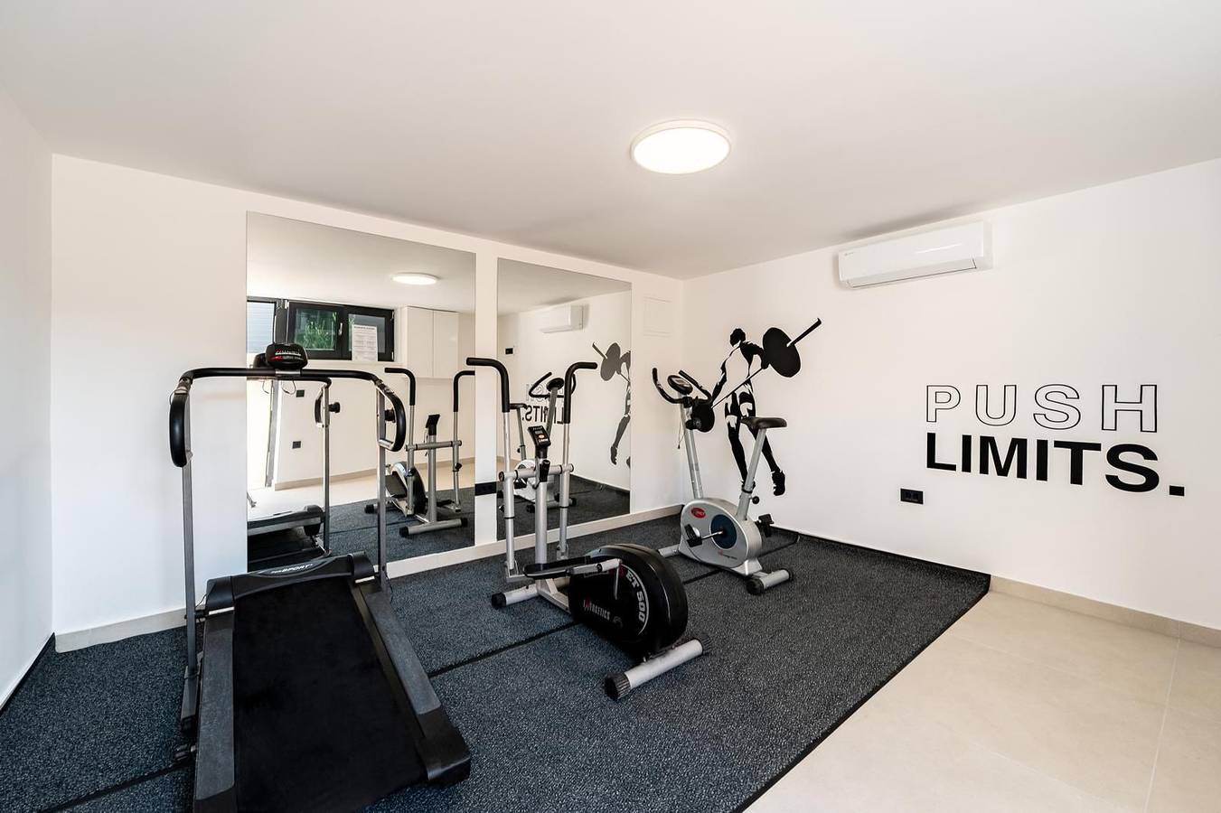 Villa Ballat mit beheiztem Pool in Privlaka, Zadar