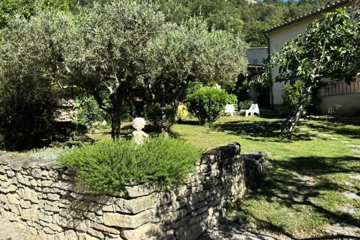 Maisons & Villas pour 5 Personnes in Fontaine-de-Vaucluse, Vaucluse