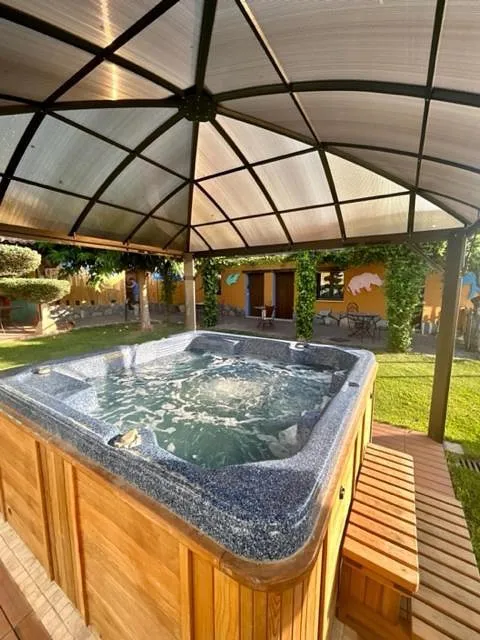 Holiday apartment for 4 people, with garden and hot tub - 1