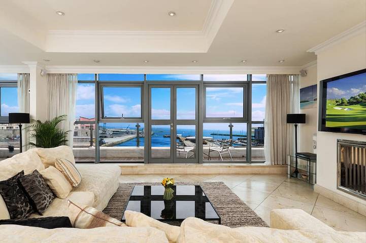 Holiday rental for 15 people, with Balcony and Hot tub in Galway