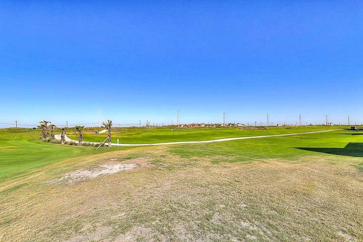 Cottage for 6 people, with pool and yard as well as balcony in Port Aransas