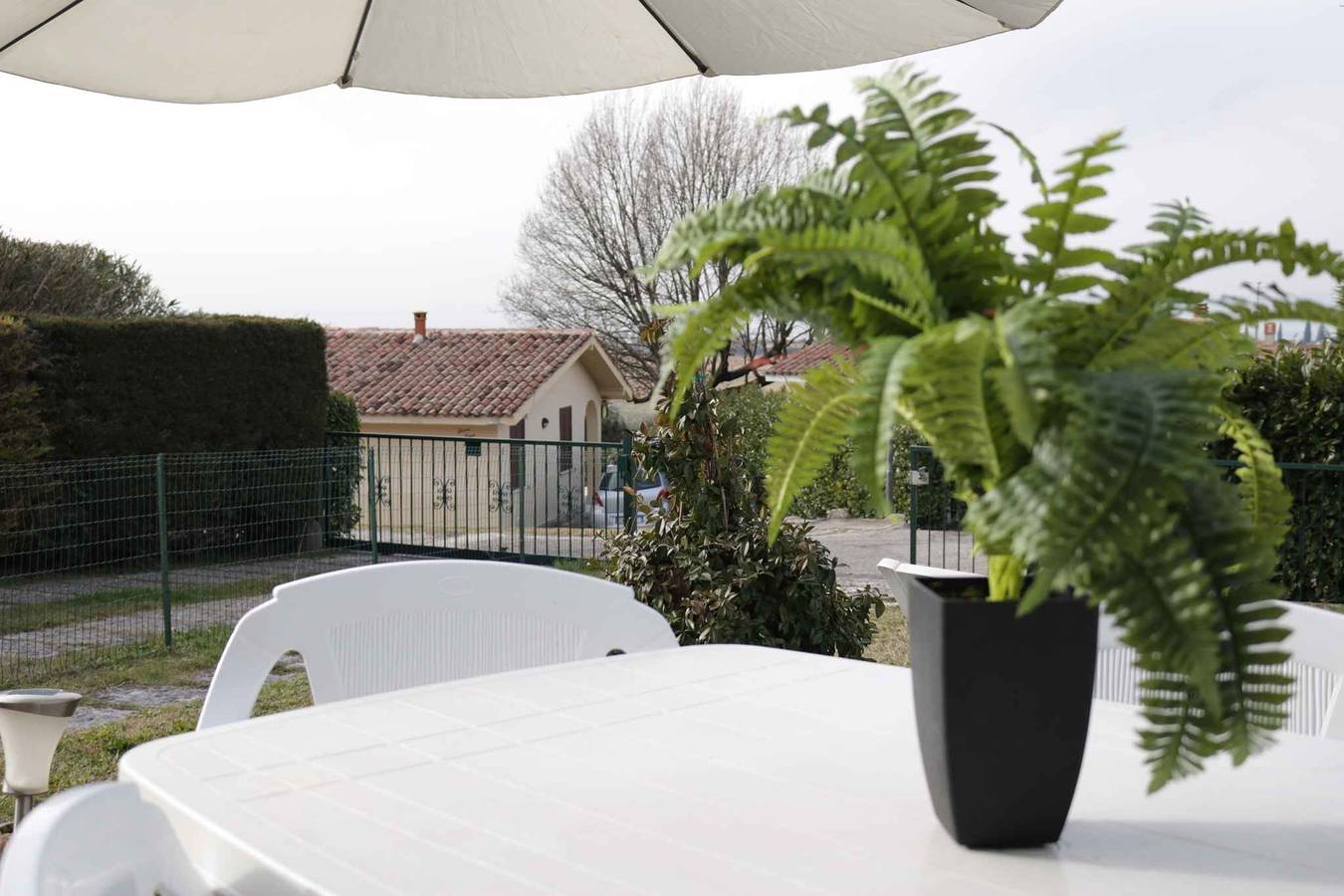 Ganze Ferienwohnung, Ferienwohnung mit privatem Garten und Klimaanlage in Calmasino, Bardolino