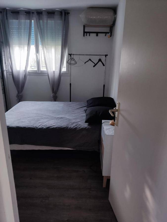 Chambre d’hôte pour 2 personnes, avec jardin à Saint-Vite