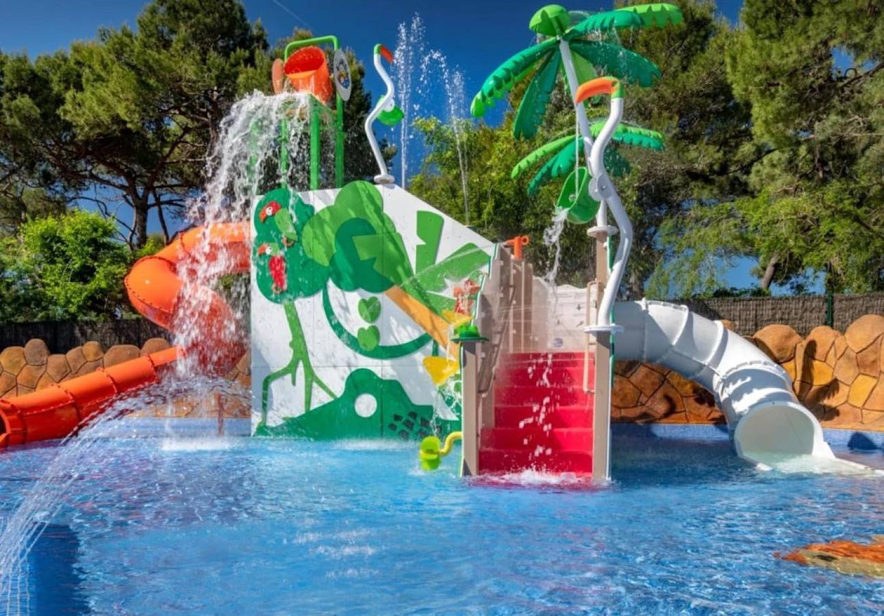Camping 2 étoiles - Piscine  - ccbffgi in Els Pins Blanes, Blanes