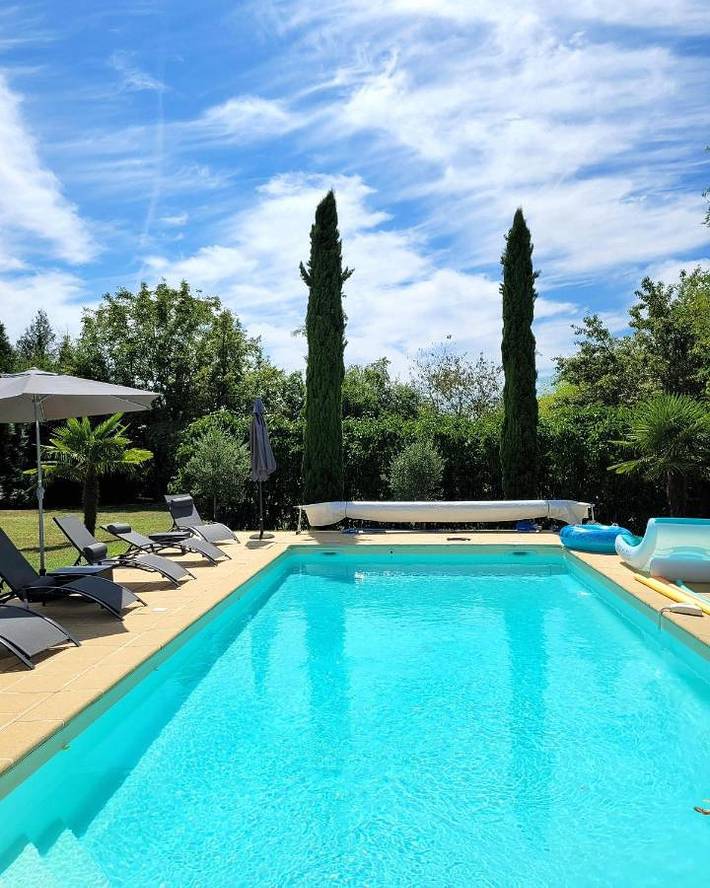 Location de vacances pour 2 personnes, avec jardin ainsi que terrasse et piscine à Genillé - 3
