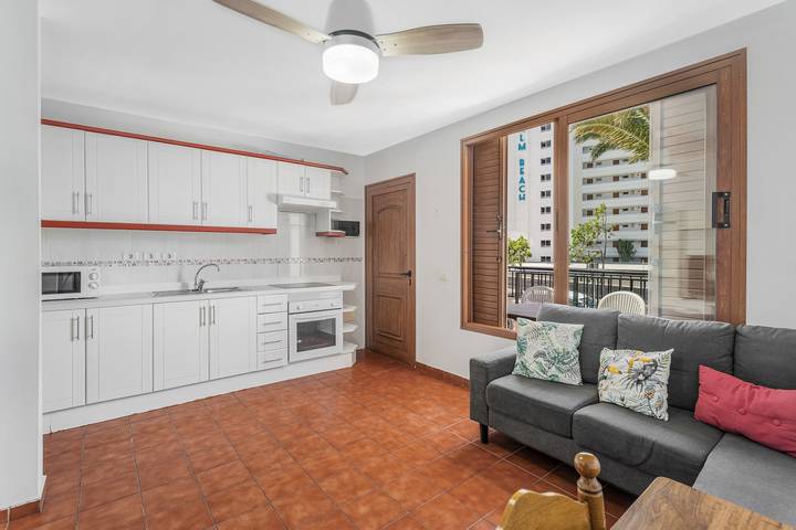 Appartement entier, Appartement de vacances 'Apto Veracruz' avec piscine partagée, terrasse privée et Wi-Fi in Playa de Troya, Adeje