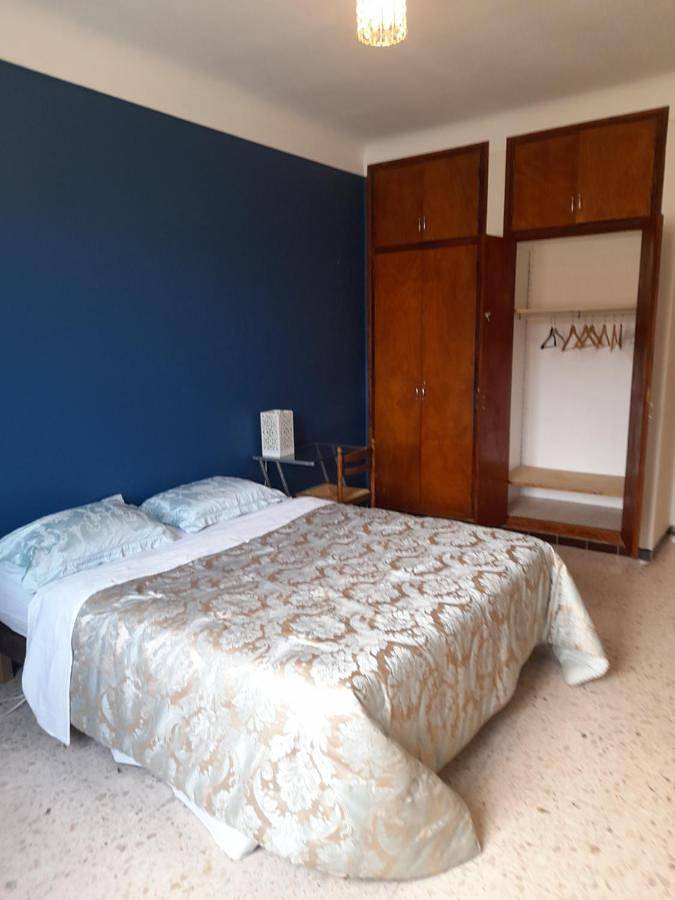 Double room, in an elegant house, Thuir centre, terraces view Canigou in Thuir, Mittelmeerküste (Frankreich)