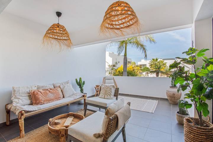 Apartamento entero, Apartamento 'Mila' con piscina compartida, terraza privada y wifi in La Oliva, Fuerteventura