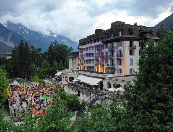 Hôtel pour 2 personnes, avec Terrasse et Jacuzzi ainsi que Jardin et Piscine