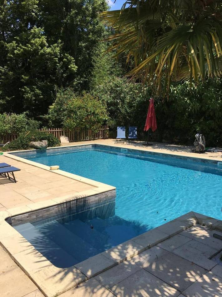 Gîte for 6 people, with Terrace and Garden as well as Pool in 