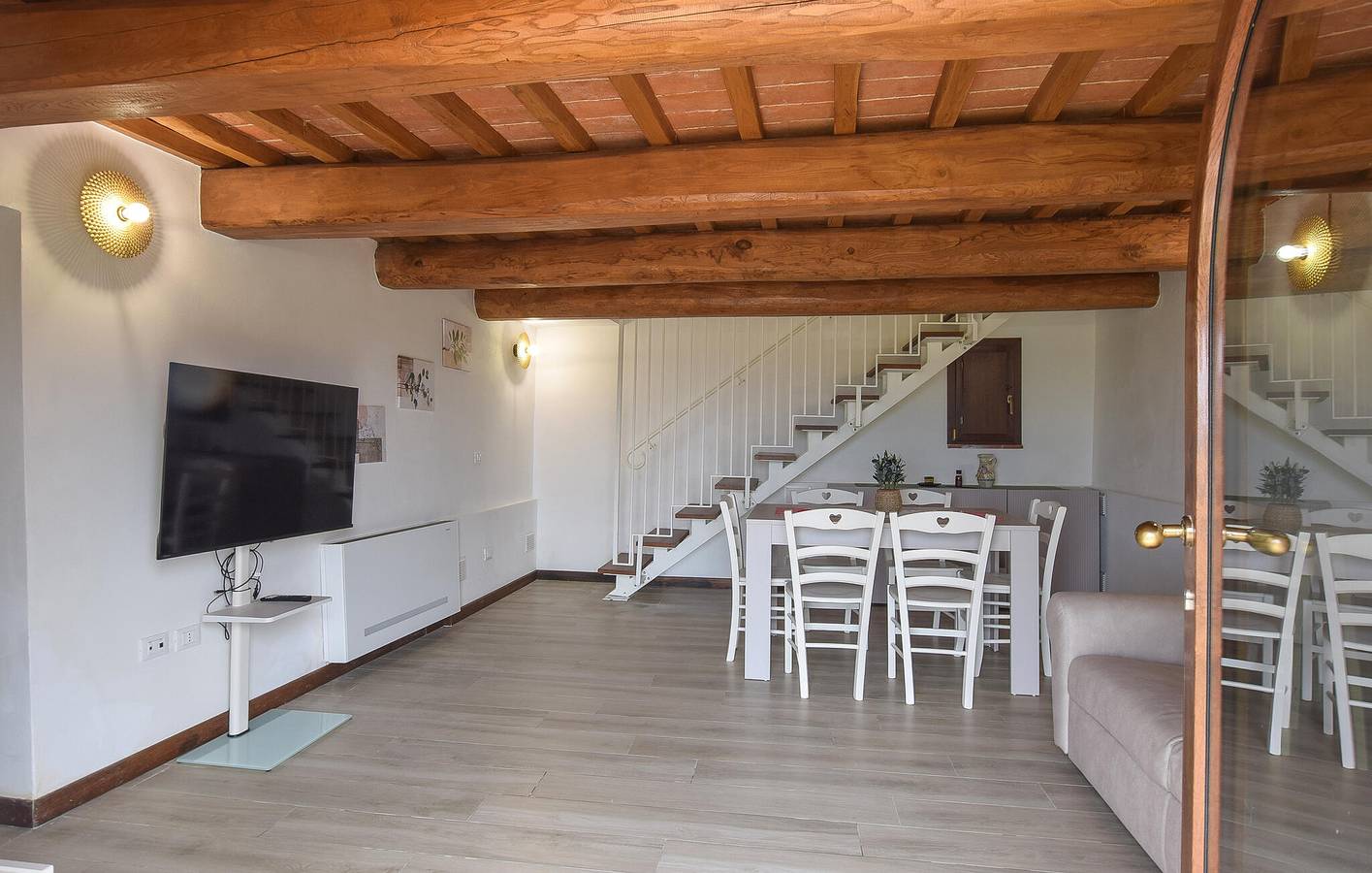 Gemütliche 2-Zimmer-Wohnung mit WLAN, Klimaanlage, Küche und Parkplatz in Buti in Buti, Pisa Provinz