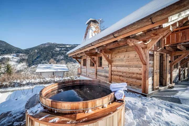 Appartement de vacances pour 11 personnes, avec Balcon et Jacuzzi ainsi que Terrasse et Jardin