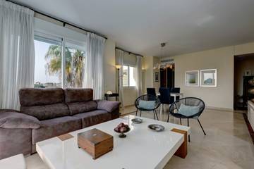 Apartment for 8 People in Vilas de Costalita, Estepona, Photo 3