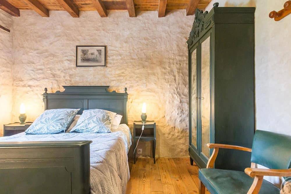 Séjour Authentique au Manoir avec Animaux Acceptés in Port-Bail-sur-Mer, Côte de la Déroute