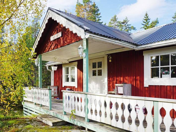 Ferienhaus für 4 Personen, mit Pool und Balkon in Väddö