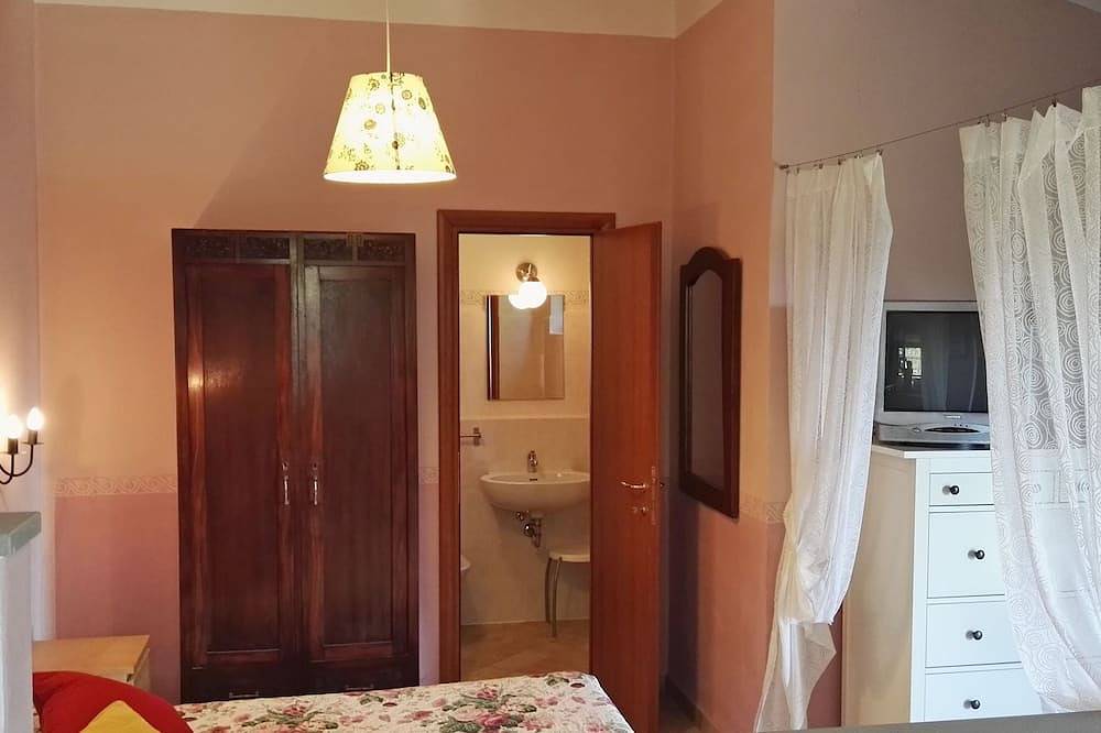 Ganze Wohnung, Luminoso monolocale con giardino in Toscana in Mulazzo, Val di Magra