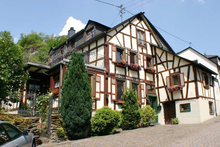 Ferienhaus für 20 Personen, mit Balkon und Terrasse sowie Garten und Ausblick in Bacharach - 2