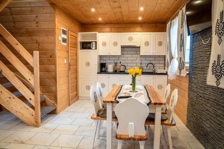 Apartament wakacyjny dla 7 osób, z sauna i ogród oraz jacuzzi w Szaflary