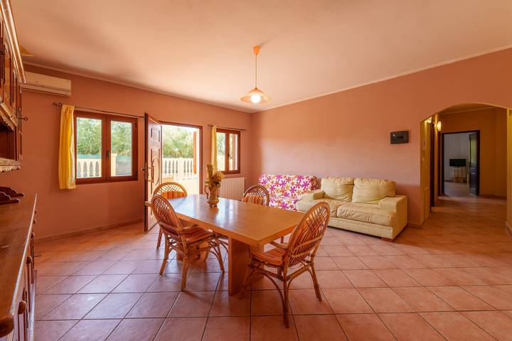 Appartamento intero, Appartamento vacanze "Sara's Guest House" con terrazza privata e Wi-Fi in Olbia, Gallura