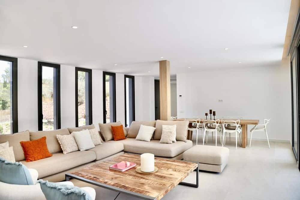 Amazing new build house in Roca Llisa  in Roca Llisa, Santa Eulària des Riu