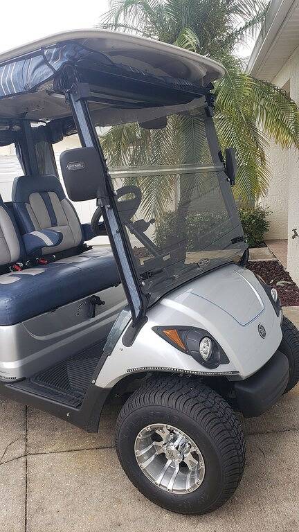 Walk to Lake Sumter Landing! Golf cart included! in The Villages, Sumter County