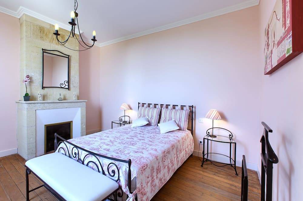 Renovated Stone House with Garden in the Heart of the Saint-Émilion Vineyards in Montagne, Libourne e dintorni