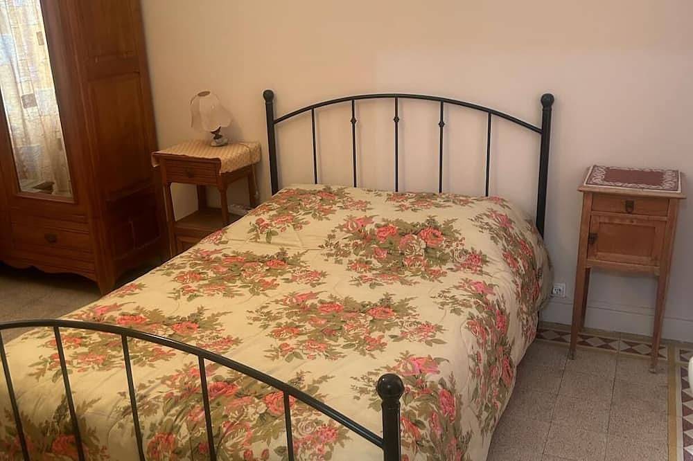 Cote D'Azur, detached house with large garden in typical village in Berre-les-Alpes, Nice region