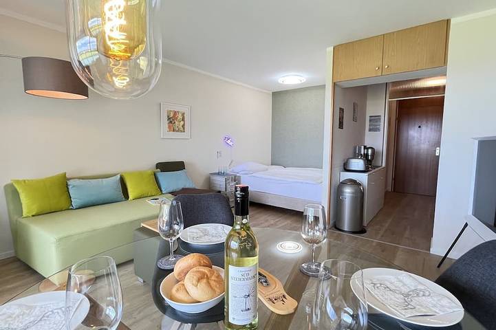 Ferienwohnung für 3 Personen, mit Pool und Balkon, mit Haustier in Dittishausen