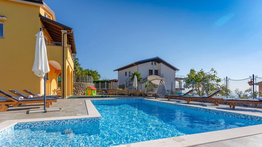 Villa pour 11 personnes, avec jacuzzi ainsi que jardin et terrasse dans Grad Opatija - 2