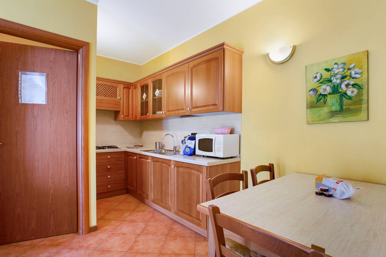 Appartement entier, Résidence Appartamento Roma avec vue sur les montagnes, terrasse et Wi-Fi. in Civate, Brianza