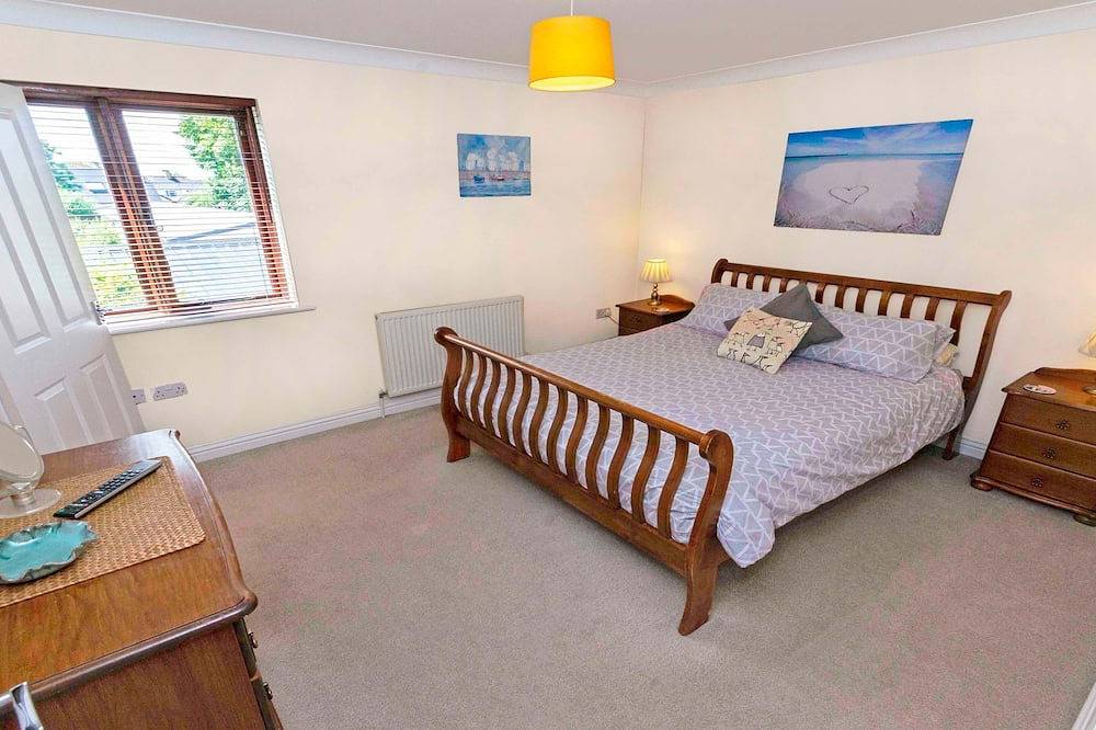 Oysters | Sleeps 6 | Modern Villa & Dog Friendly in Braunton, Devon