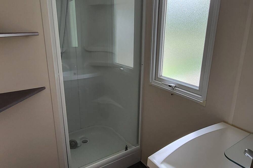 10 km from Europa Park air-conditioned mobile home in Boofzheim, Region Sélestat-Erstein