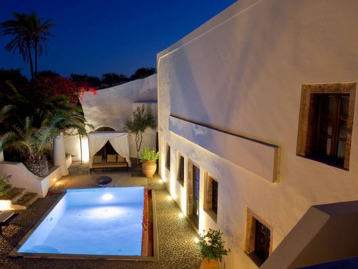 Location de vacances pour 4 personnes, avec piscine et jardin à Megalochori - 4