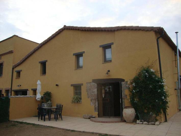 Casa rural para 8 personas, con vistas además de jardín y terraza en Alt Penedès