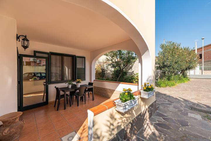 Appartamento intero, Appartamento "Noemi" con giardino in comune e Wi-Fi in Pula Cagliari, Pula e dintorni