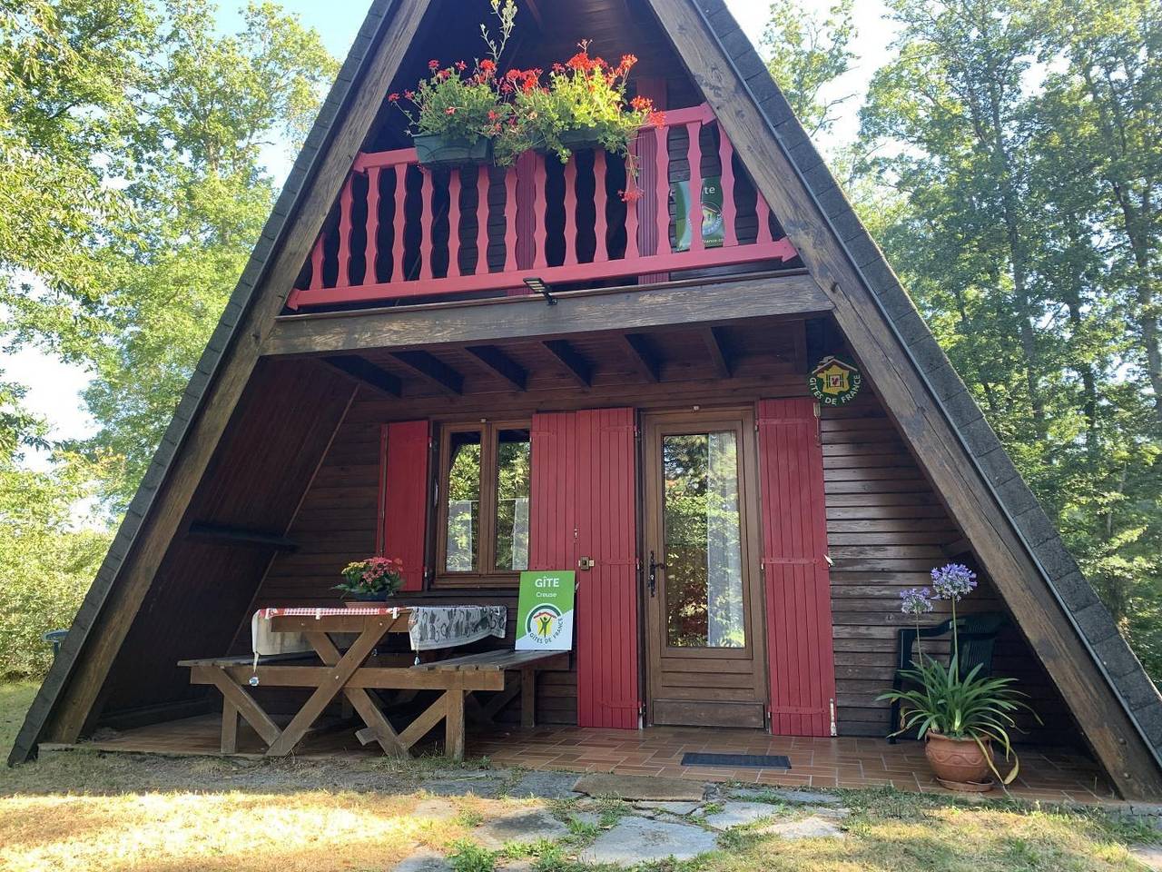 Gite Les Vergnes (23G377) in Rougnat, Région d'Aubussargues