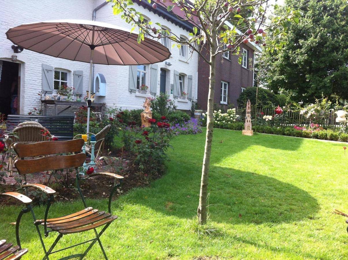 Double Room with Private External Bathroom in Teuven, Fourons