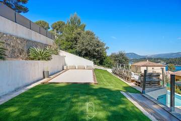 Location De Vacances pour 12 Personnes dans Le Pradet, Région de Toulon, Photo 3