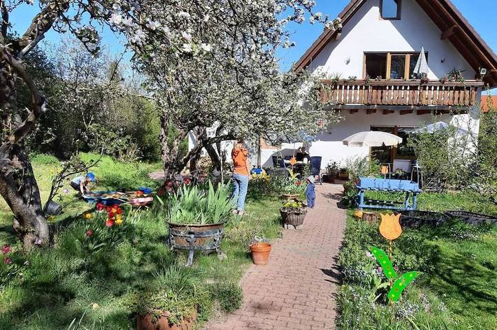 Ferienwohnung für 3 Personen, mit Balkon und Garten