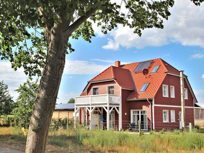 Ferienwohnung für 4 Personen, mit Balkon in Userin