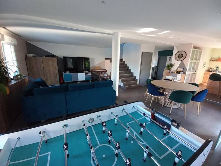 Location de vacances pour 8 personnes, avec jacuzzi ainsi que piscine et jardin à Issenheim