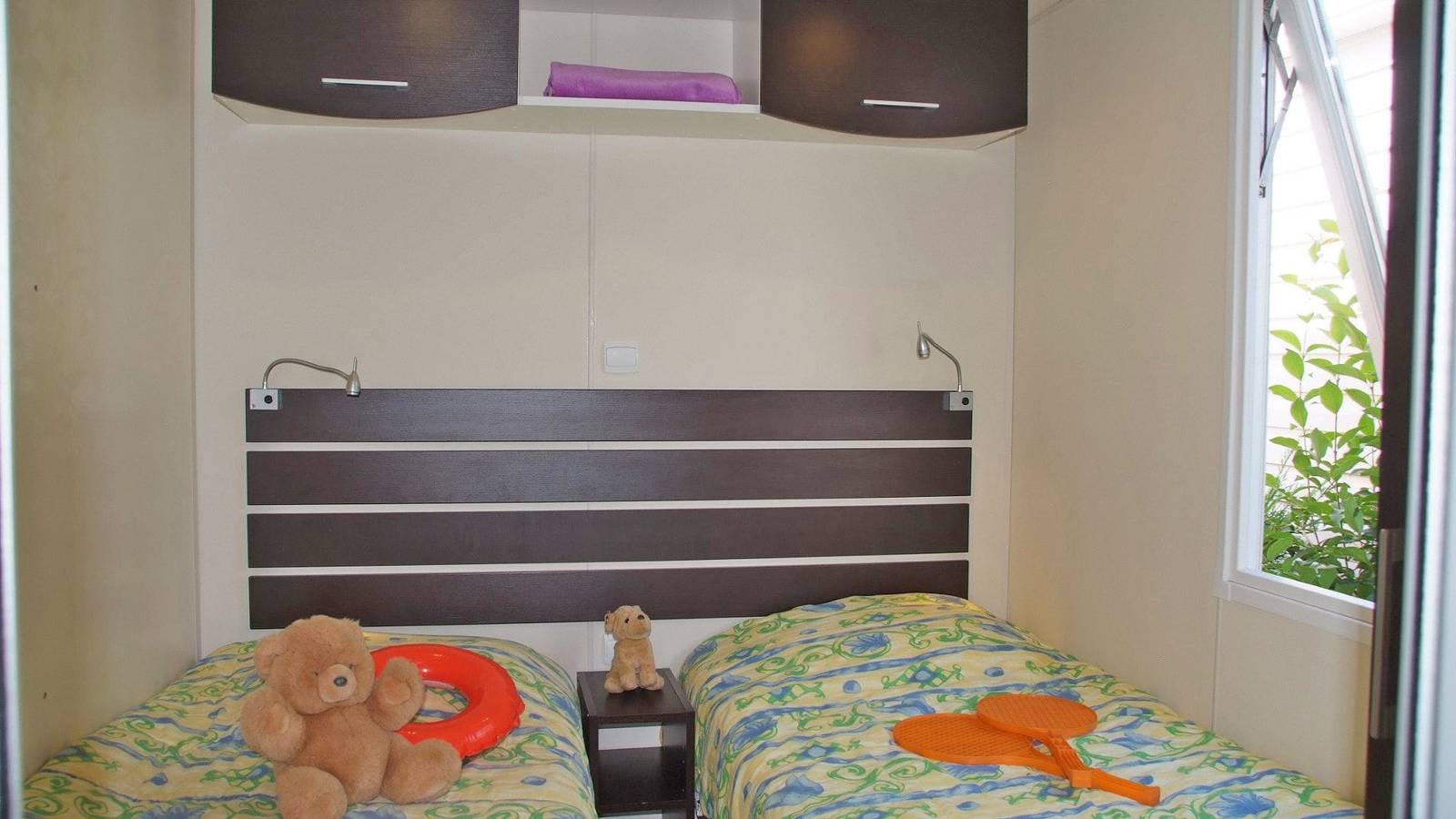 Caravane pour 4 personnes avec balcon in Saint-Raphaël, Côte méditerranéenne (France)