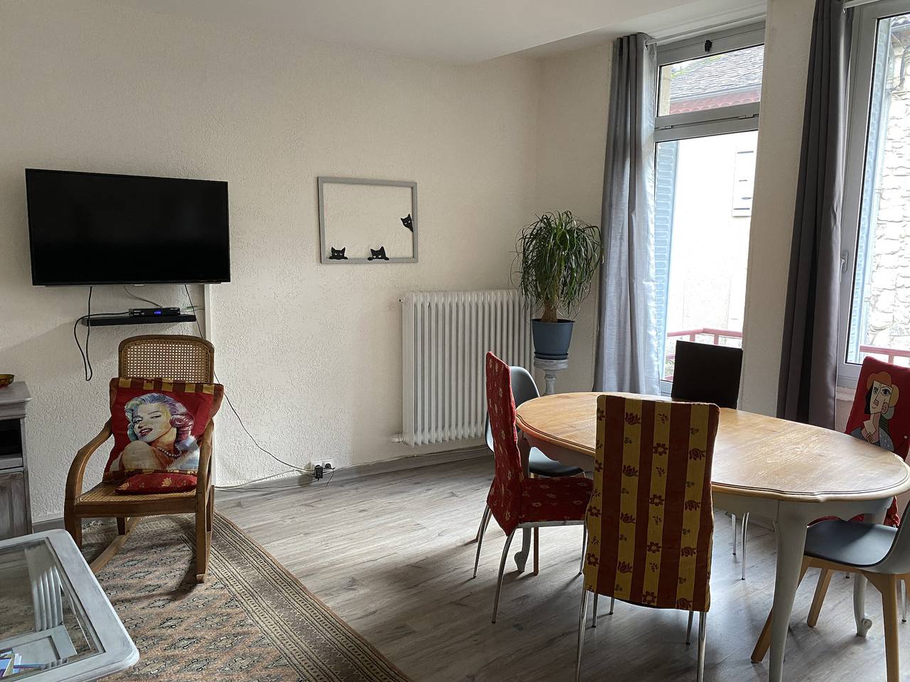 Appartement entier, Gîte Des Voyageurs avec vue sur les montagnes, terrasse privée et Wi-Fi in Villefort, Parc national des Cévennes