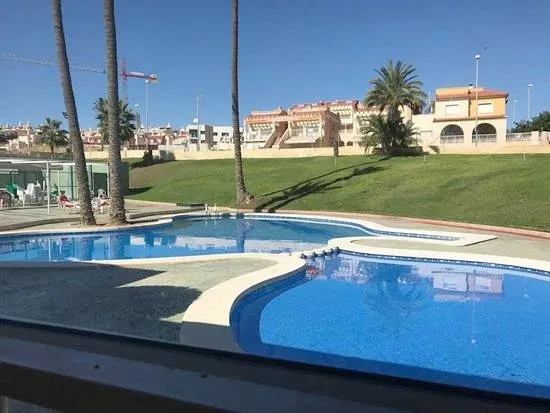 Apartamento de vacaciones para 4 personas, con balcón además de vistas y piscina - 1