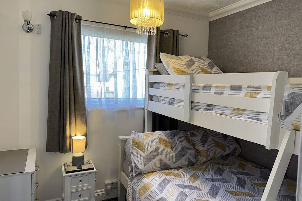 Modern South Facing Chalet , 5 Minutes From the Beach. Sleeps 5 in California (Great Yarmouth), Great Yarmouth