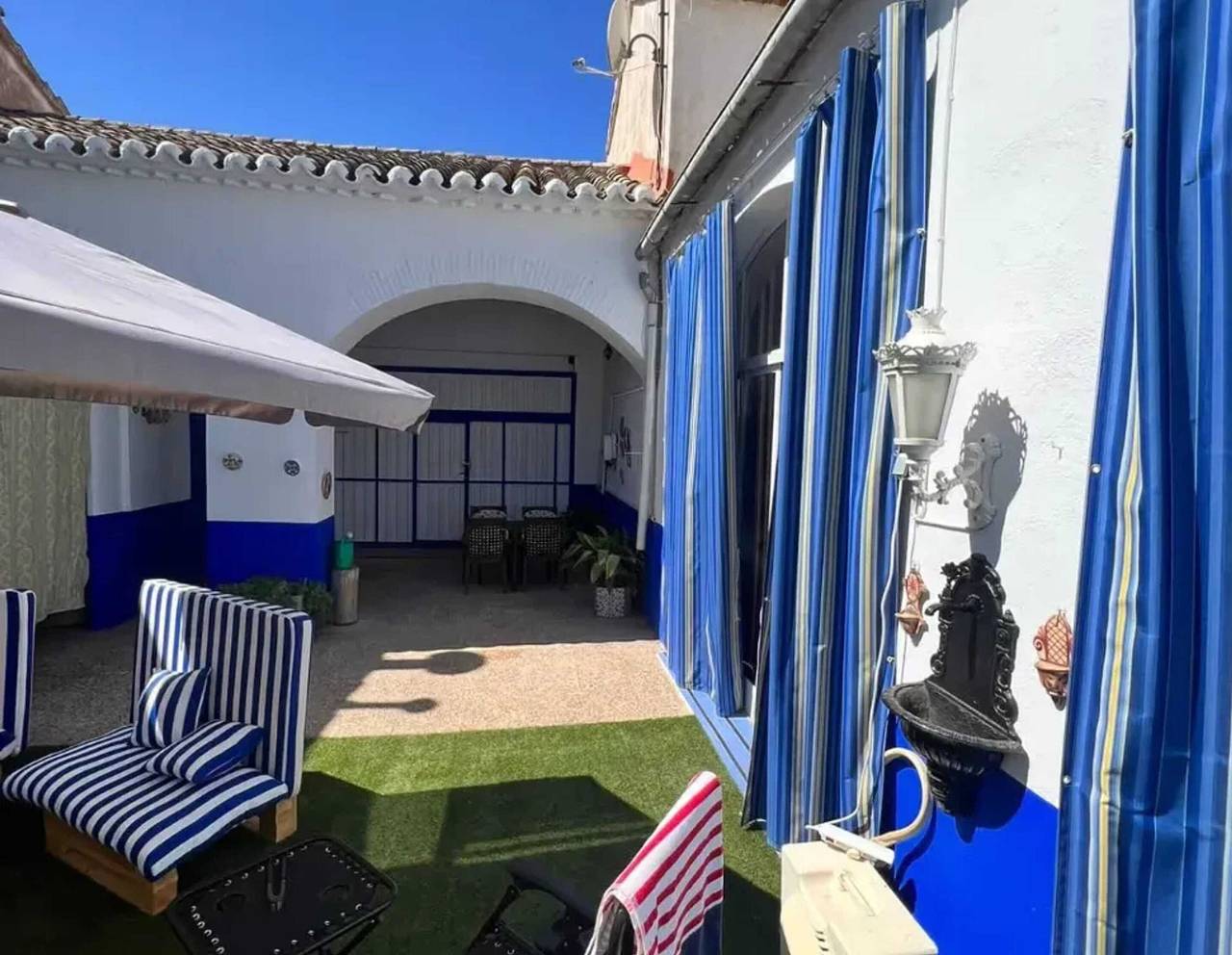 Amplia casa con piscina privada en Camuñas in Camuñas, Provincia de Toledo