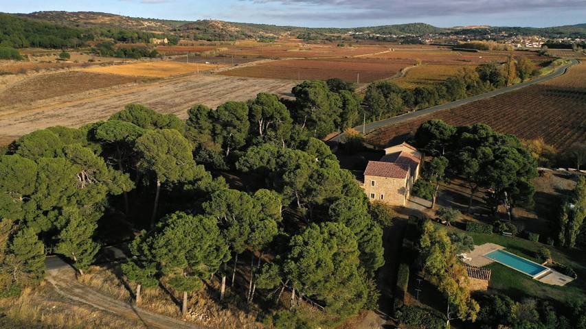 Gîte pour 10 personnes, avec piscine et jardin à Bizanet - 2
