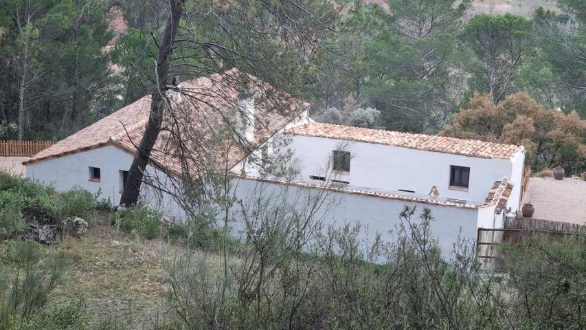 Casa rural para 12 personas, con jardín y vistas al lago además de vistas y piscina, Familias con niños en Sierra de Segura - 2